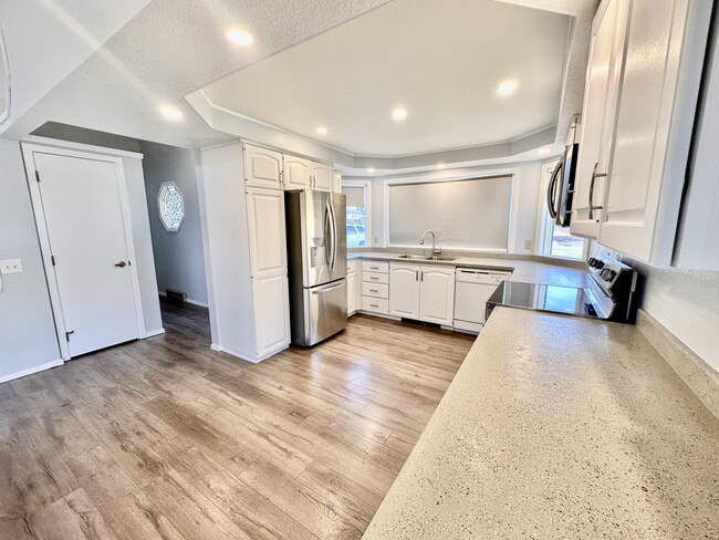 Building Photo - 1965 Mission Way S