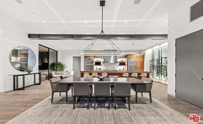 Building Photo - 727 N Beverly Glen Blvd