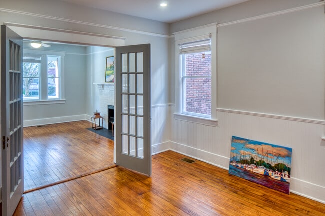 Building Photo - 228 W 38th St