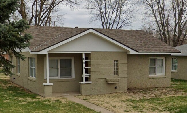 Building Photo - 411 E Hulse St