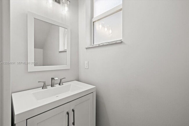 Building Photo - 5014 SW 155th Terrace