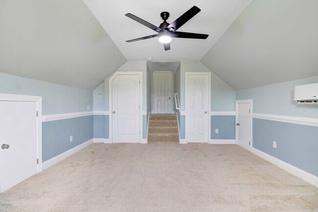 Building Photo - 200 Poplar Knoll Rd