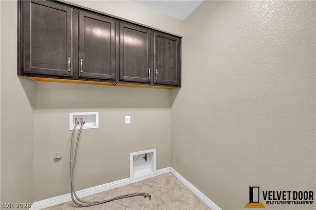 Building Photo - 3013 Camino Sereno Ave