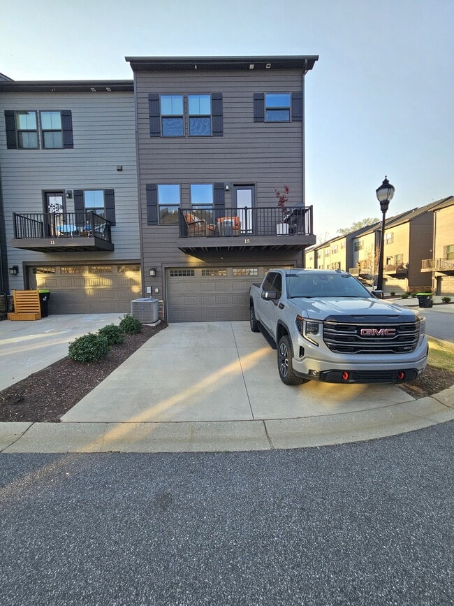 Building Photo - 15 Stinson Rd