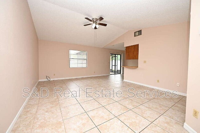 Building Photo - 1018 Sunshine Way SW