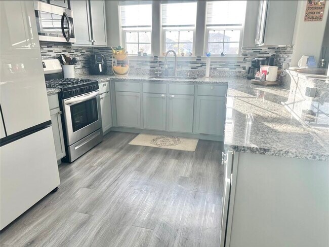 Building Photo - 844 Rd 5109