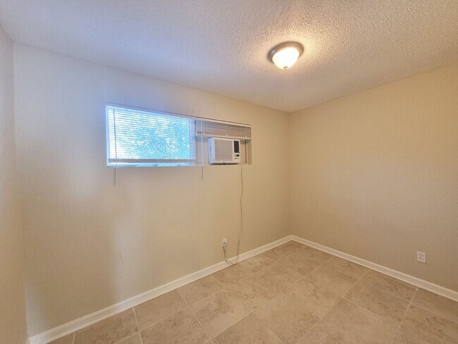 Building Photo - 331 Emory Dr