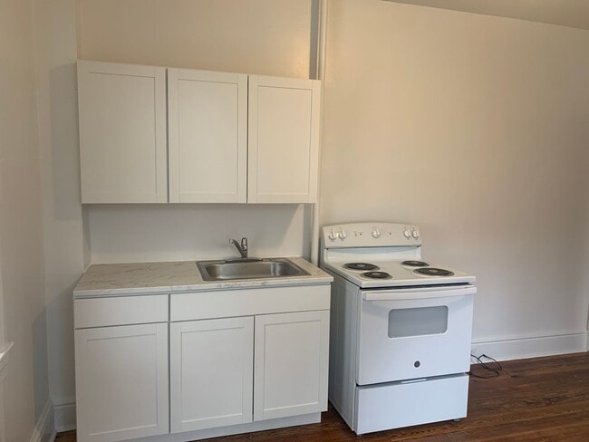 Building Photo - 3 Bedrooms on the Avenues York City