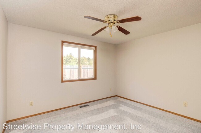 Building Photo - 3 br, 2 bath House - 7849 SW Champion Ct