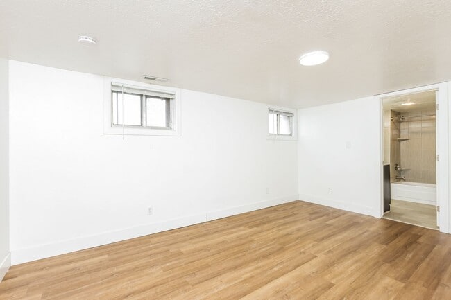 Building Photo - Eagle Lake Duplex