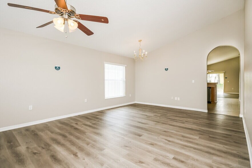 Building Photo - 515 Winthrop Pl