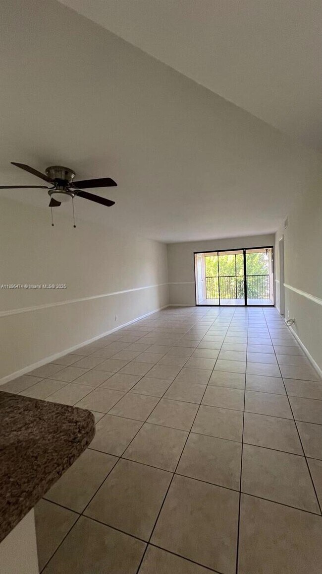 Building Photo - 4310 Crystal Lake Dr