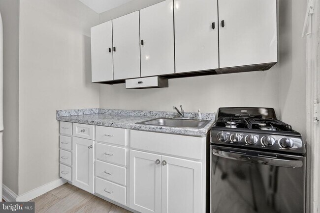 Building Photo - 4840 New Hampshire Ave NW