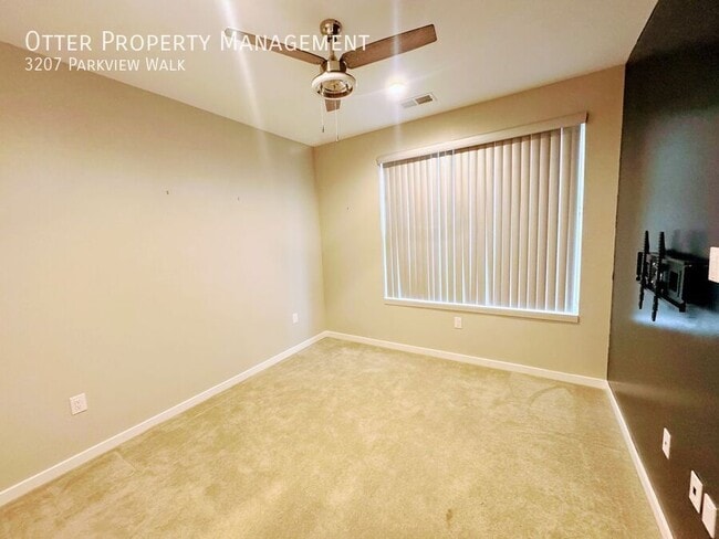 Building Photo - 3207 Parkview Walk