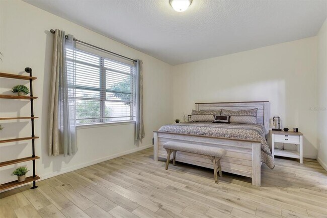 Building Photo - 5611 Barletta Dr
