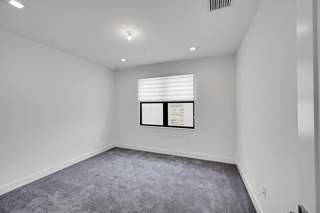 Building Photo - 13080 Feathering Wy