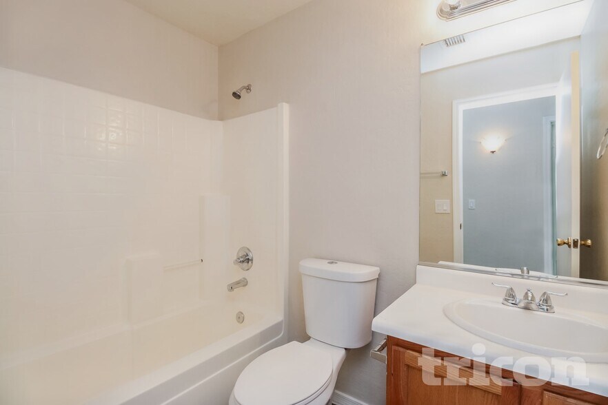 Building Photo - 1602 S 65th Glen