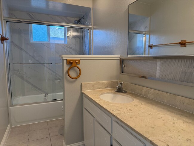 Building Photo - Sharp 3 Bedroom 2 Bath Single Family Home in Desirable Blossom Valley Neighborhood