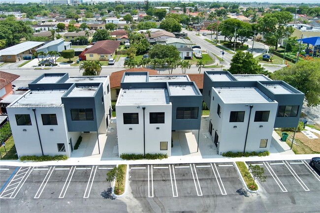 Building Photo - 135 SW 114th Ave