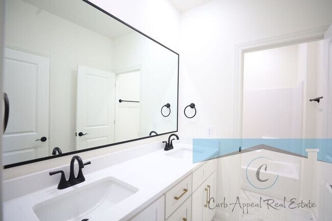 Building Photo - Luxury, new construction 3 bed, 2 bath home includes washer and dryer - Brookland!!