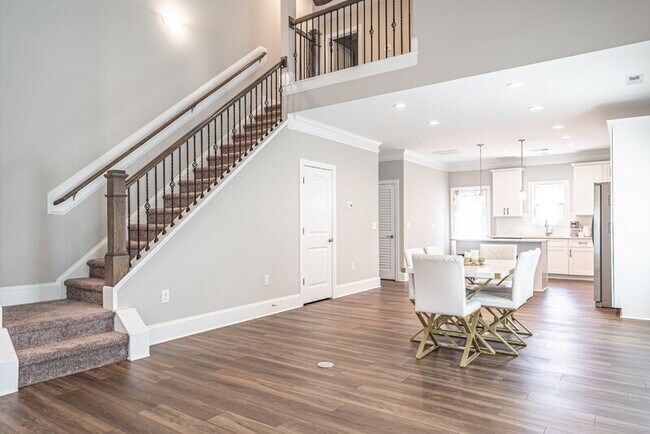 Building Photo - 315 Mashie Ct