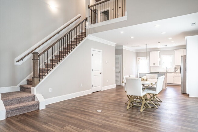 Building Photo - 315 Mashie Ct