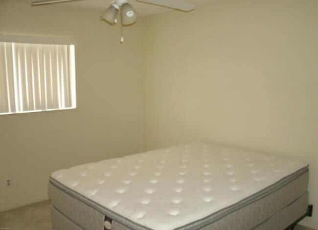 Building Photo - 55 Vining Ct