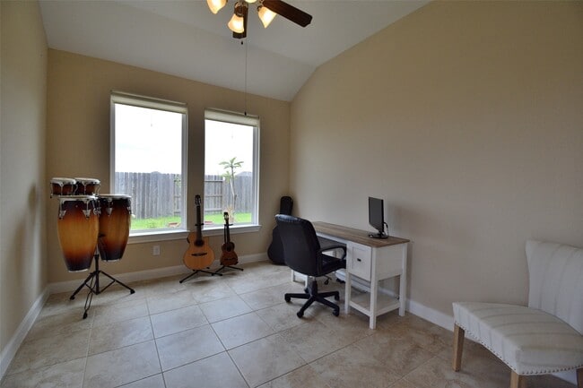 Building Photo - 24610 Windmill Canyon Ln