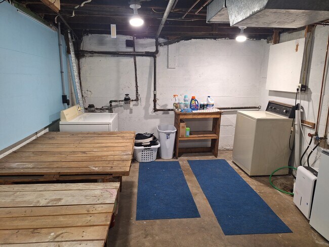 Building Photo - 622 N Broad St