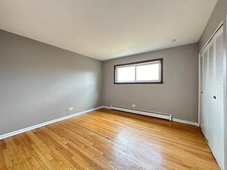 Building Photo - 440 W Stevens Dr