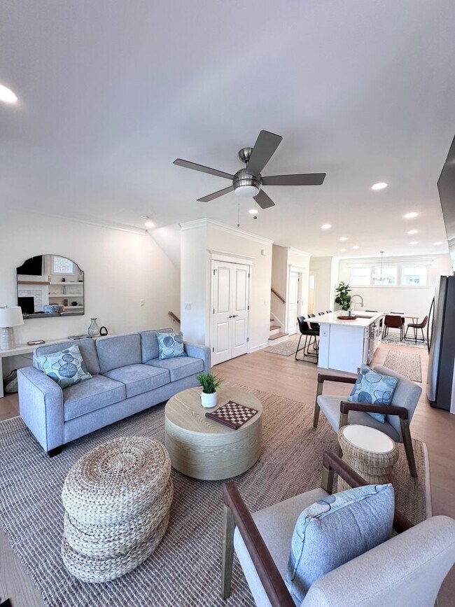 Building Photo - 2024 Built | Fully Furnished Modern Oceanf...