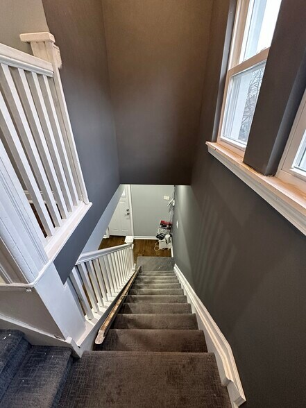 Building Photo - 65 Edgar St
