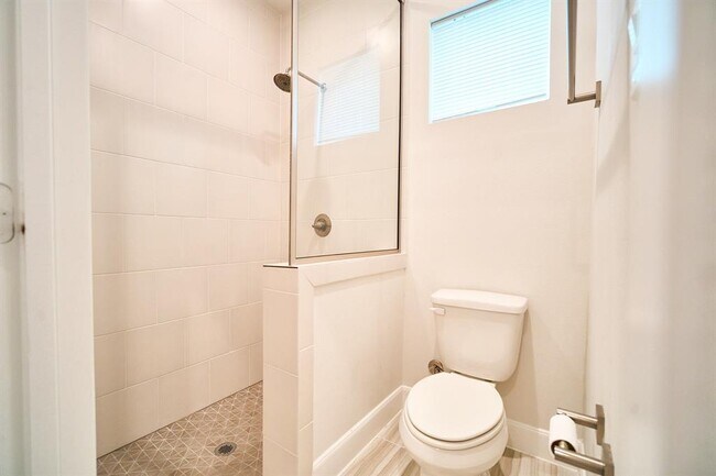 Building Photo - 2802 Grand Fountains Dr