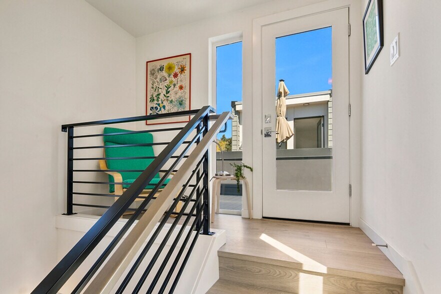 Building Photo - 516 Broadway E