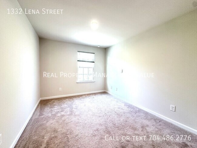 Building Photo - 1332 Lena St