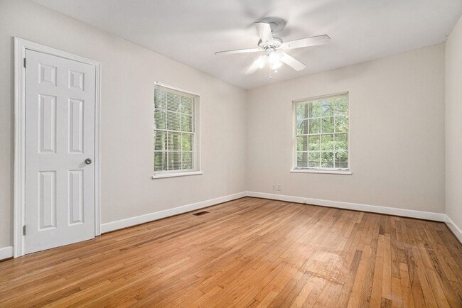 Building Photo - 2 bdrm, 1 bath near Emory and the CDC.