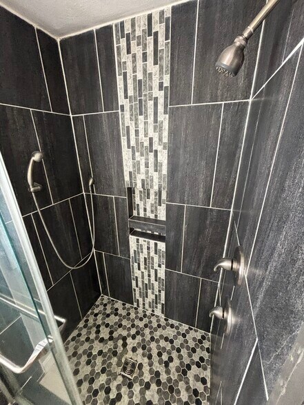 Building Photo - 30 Alfred St