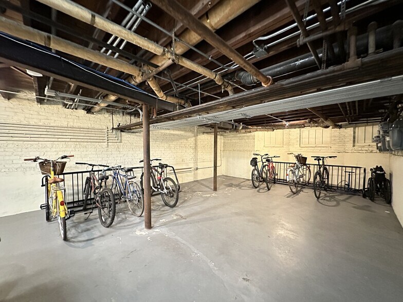 Building Photo - 2328.5 N Rockwell St