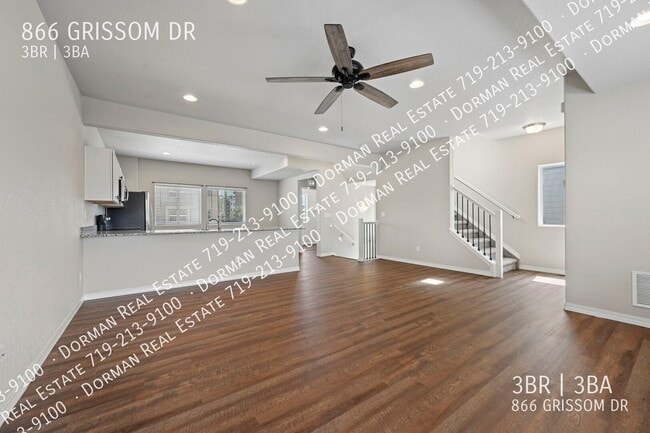 Building Photo - 866 Grissom Dr.