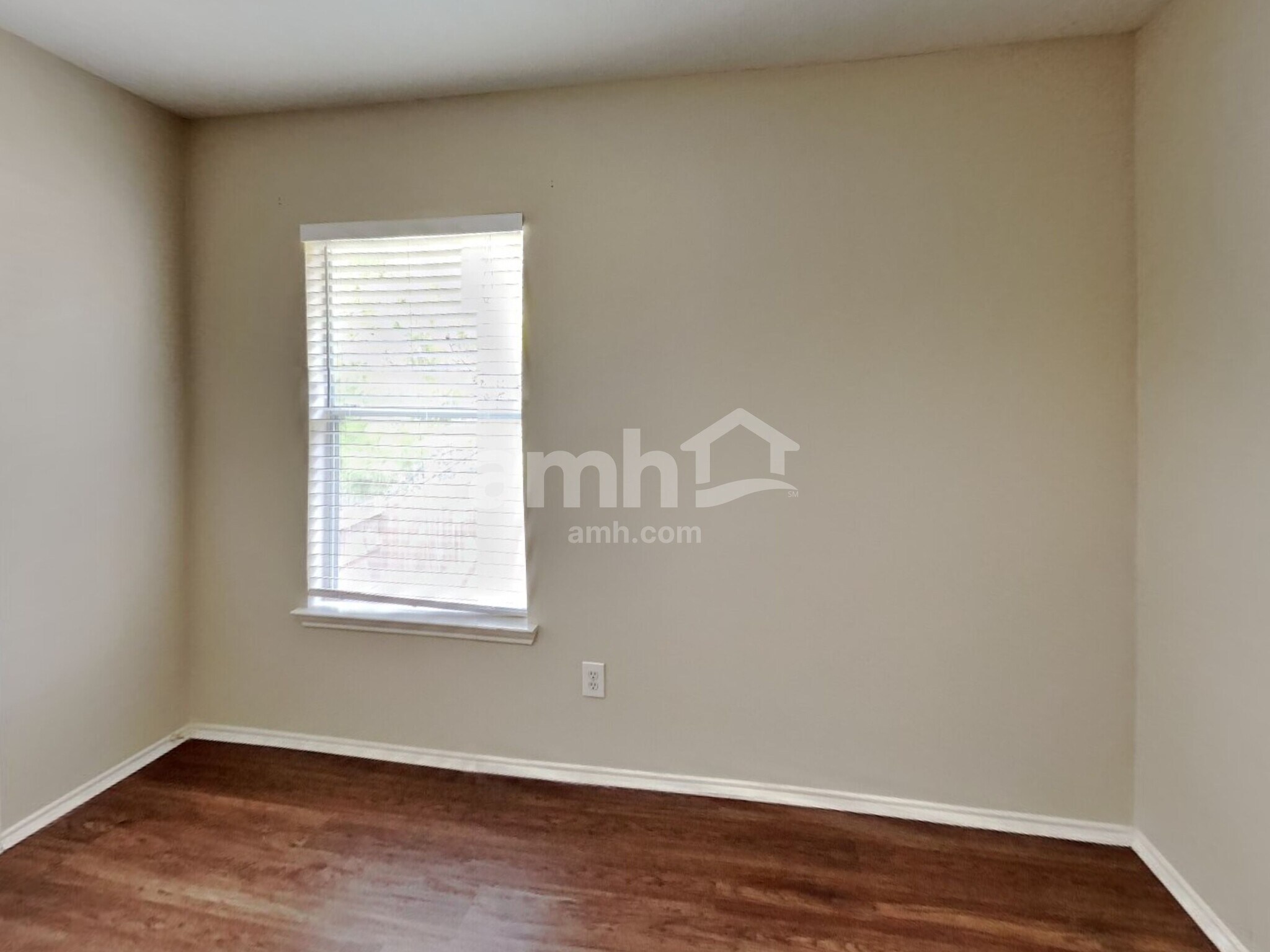 Building Photo - 20930 Grovedale Dr
