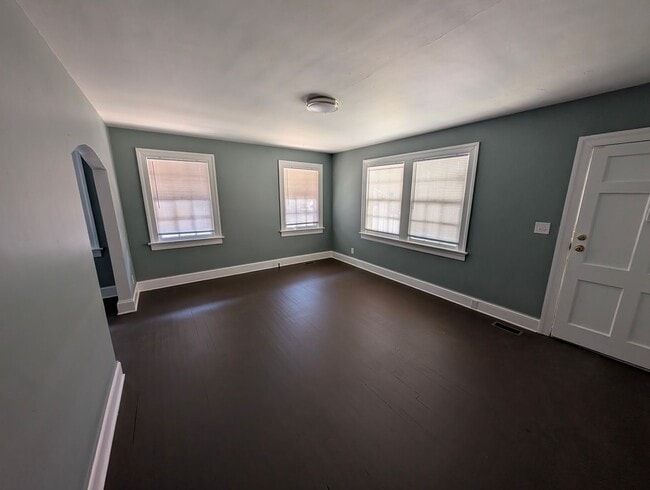 Building Photo - Cozy 2 bedroom