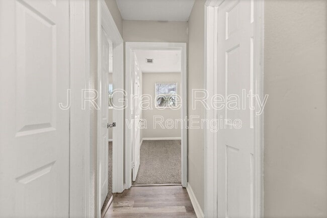 Building Photo - 4404 Pecan Ln