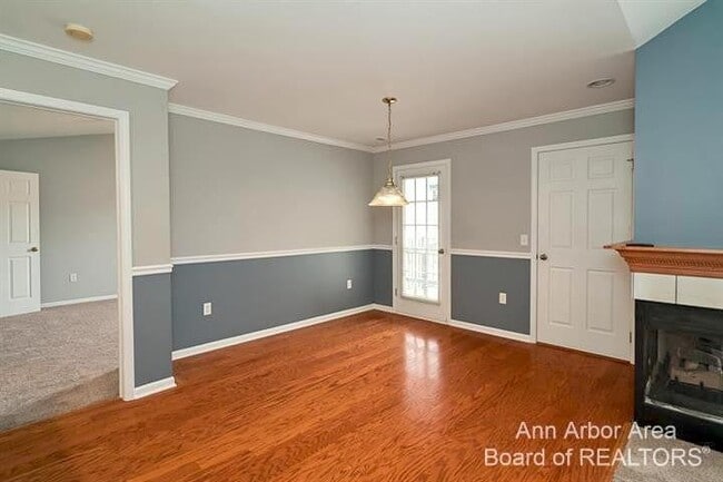 Building Photo - 3217 Primrose Ln