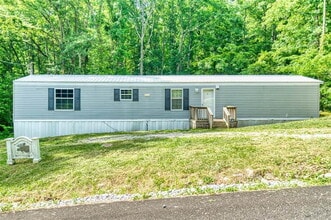 Building Photo - 3 Bedroom / 2 Bathroom Home in Russellville