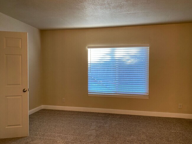 Building Photo - Four Bed, Two Bath Home In Stockton's Holi...