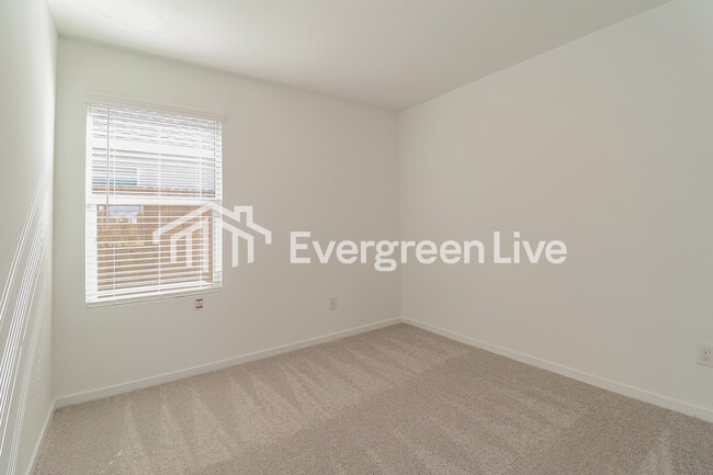 Building Photo - 200 Sycamore Pl