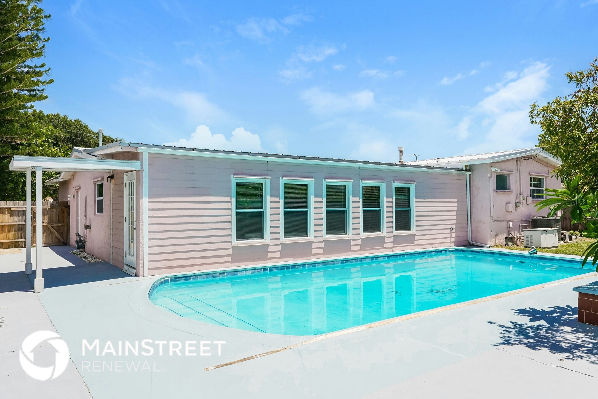 Building Photo - 165 Tiki Dr