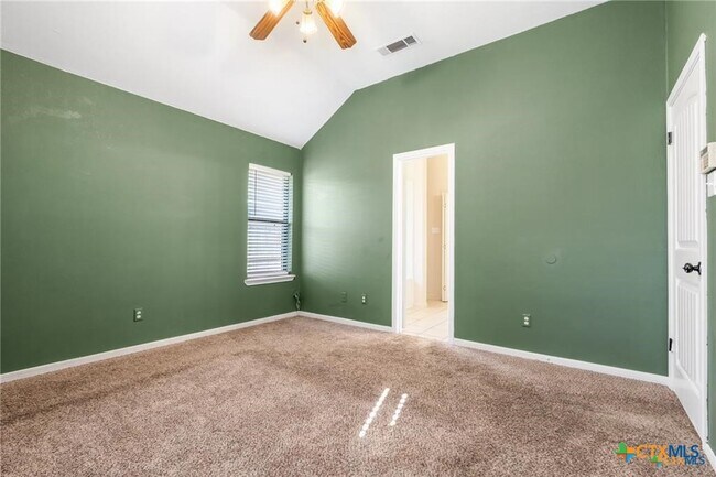 Building Photo - 605 Paintbrush Dr