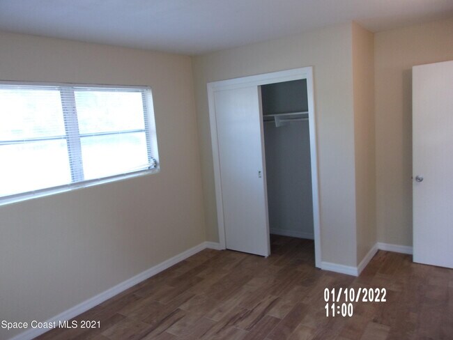 Building Photo - 1105 Myrtle Ln