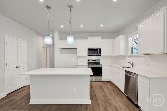 Building Photo - 420 Monterey Lp